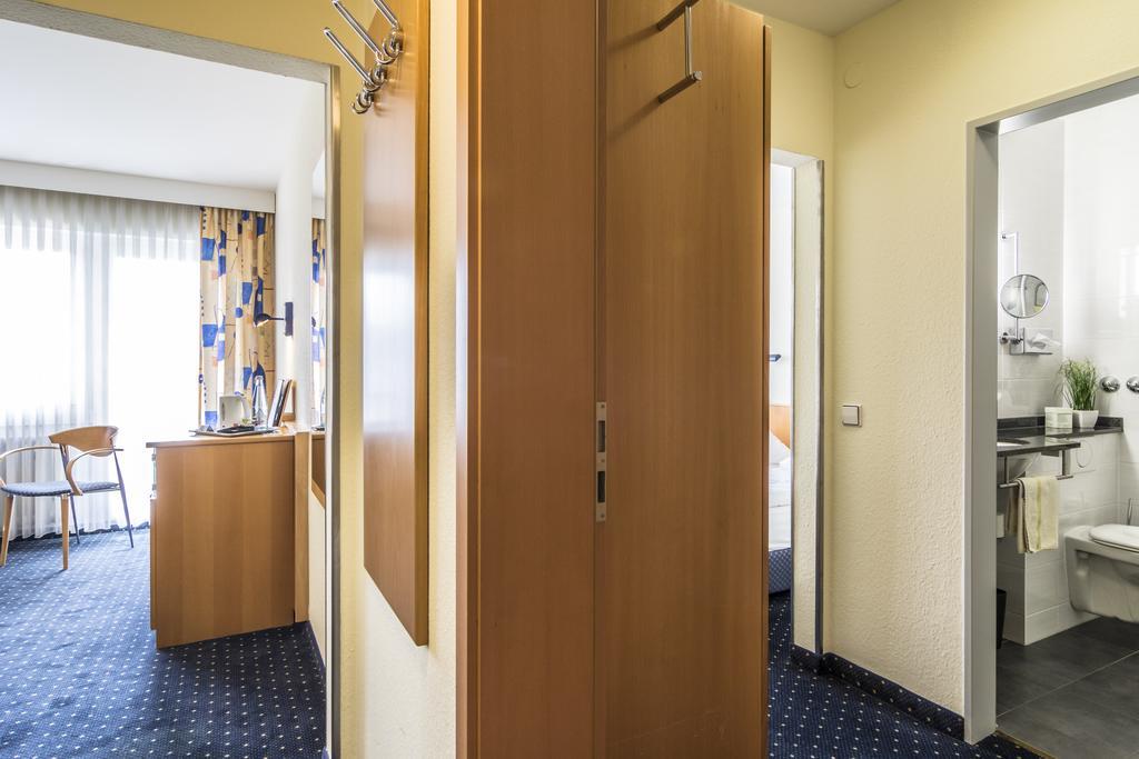 ריינפלדן Hotel Garni Oberrhein חדר תמונה