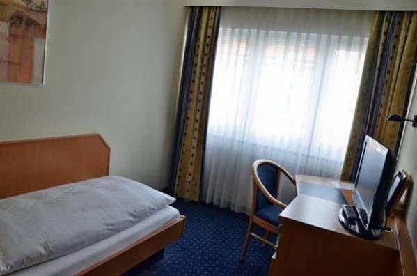ריינפלדן Hotel Garni Oberrhein מראה חיצוני תמונה