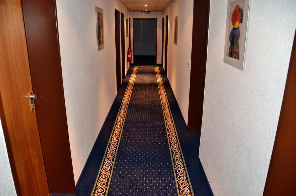 ריינפלדן Hotel Garni Oberrhein מראה חיצוני תמונה